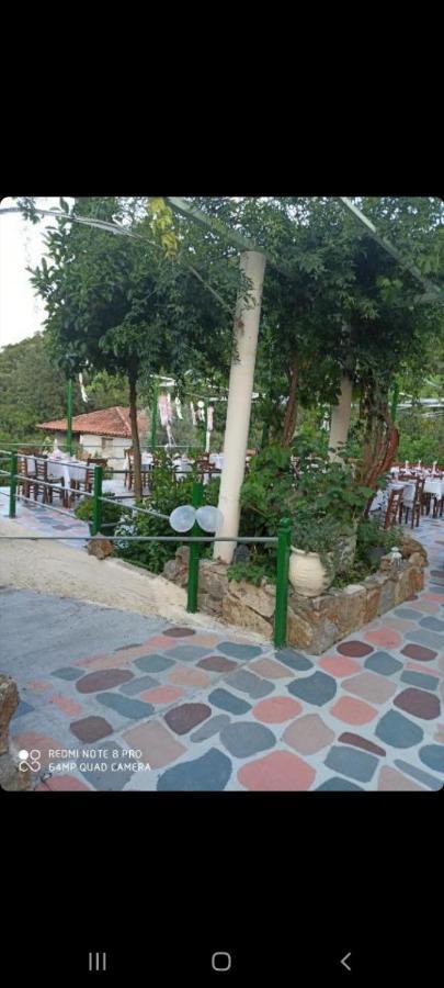 Manoleas Rooms To Let Leonídion Exterior photo