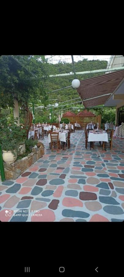 Manoleas Rooms To Let Leonídion Exterior photo