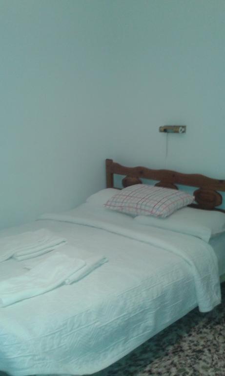 Manoleas Rooms To Let Leonídion Room photo